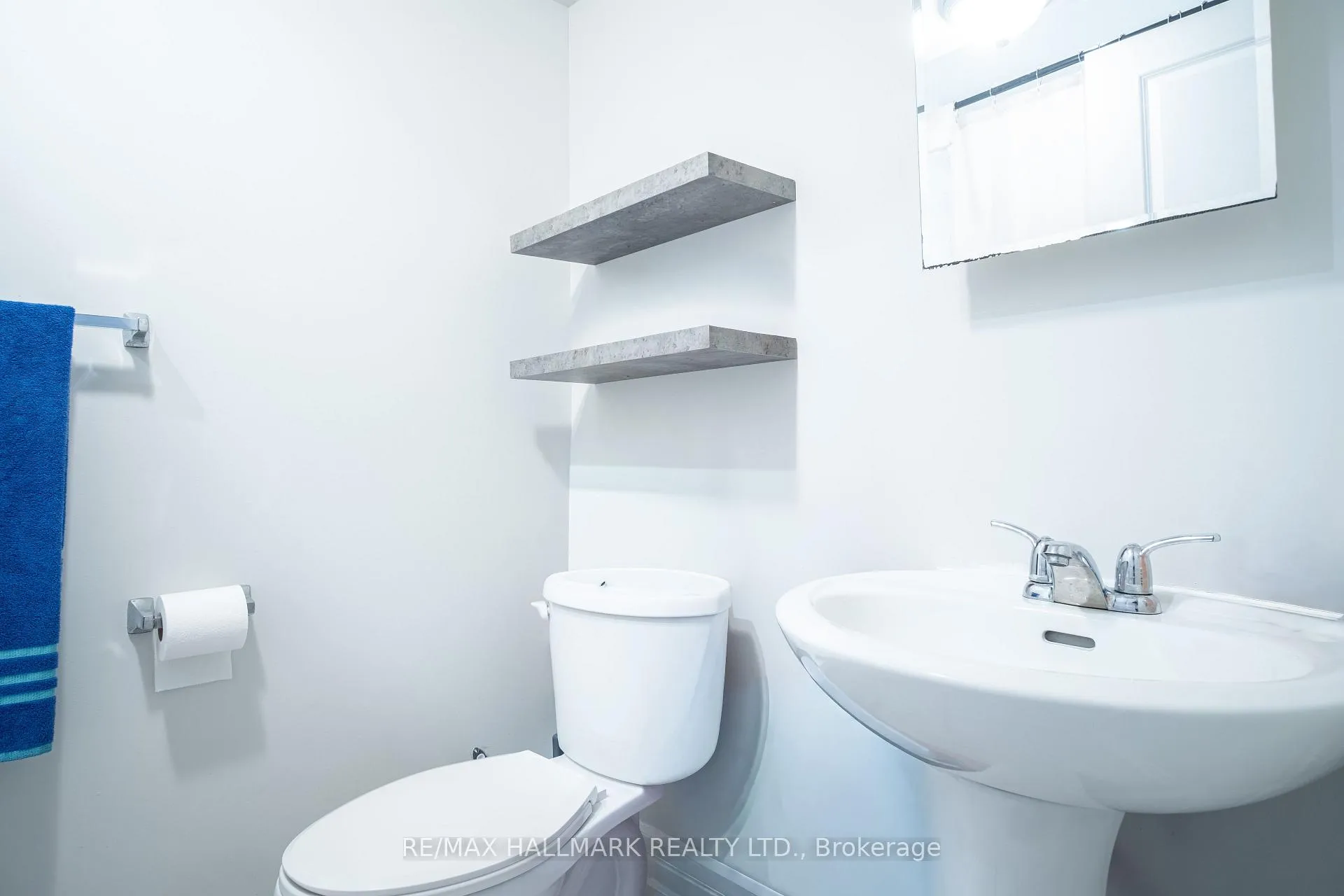 Photo 7 of Unit 2, 35 Roberta Drive, Toronto, Englemount-Lawrence — HOMEH