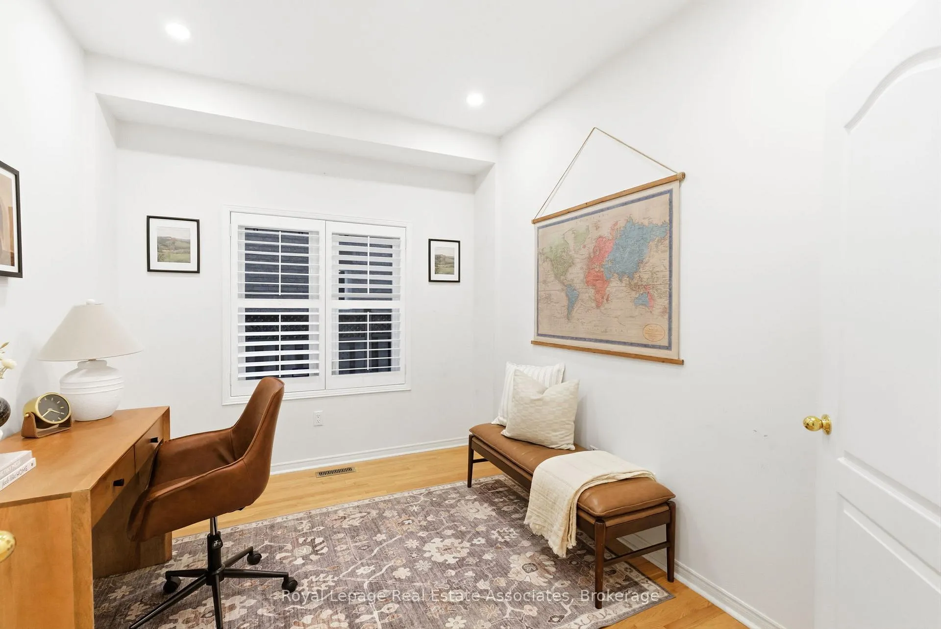 Photo 4 of 17 Walden Street, Markham, Middlefield — HOMEH