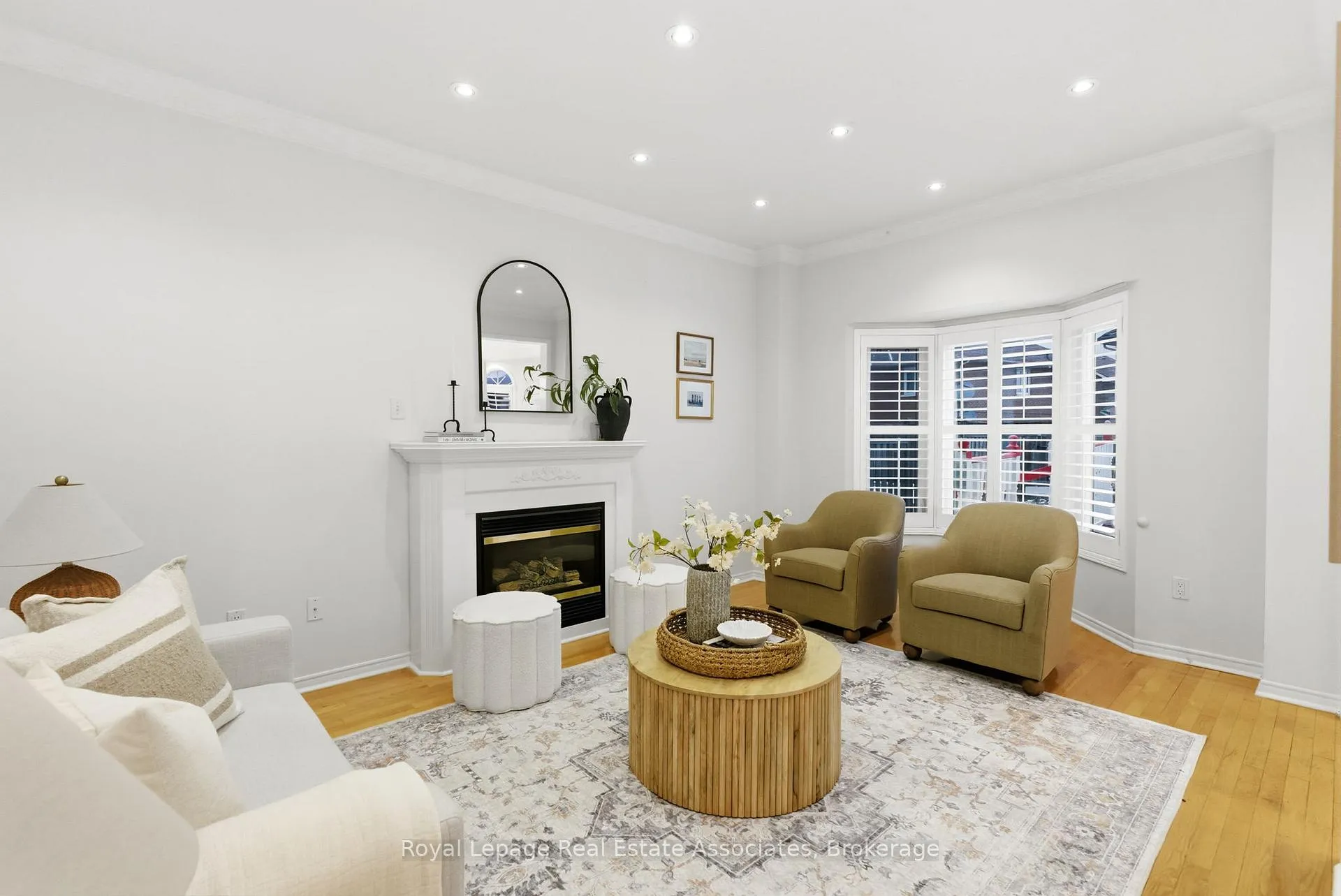 Photo 5 of 17 Walden Street, Markham, Middlefield — HOMEH