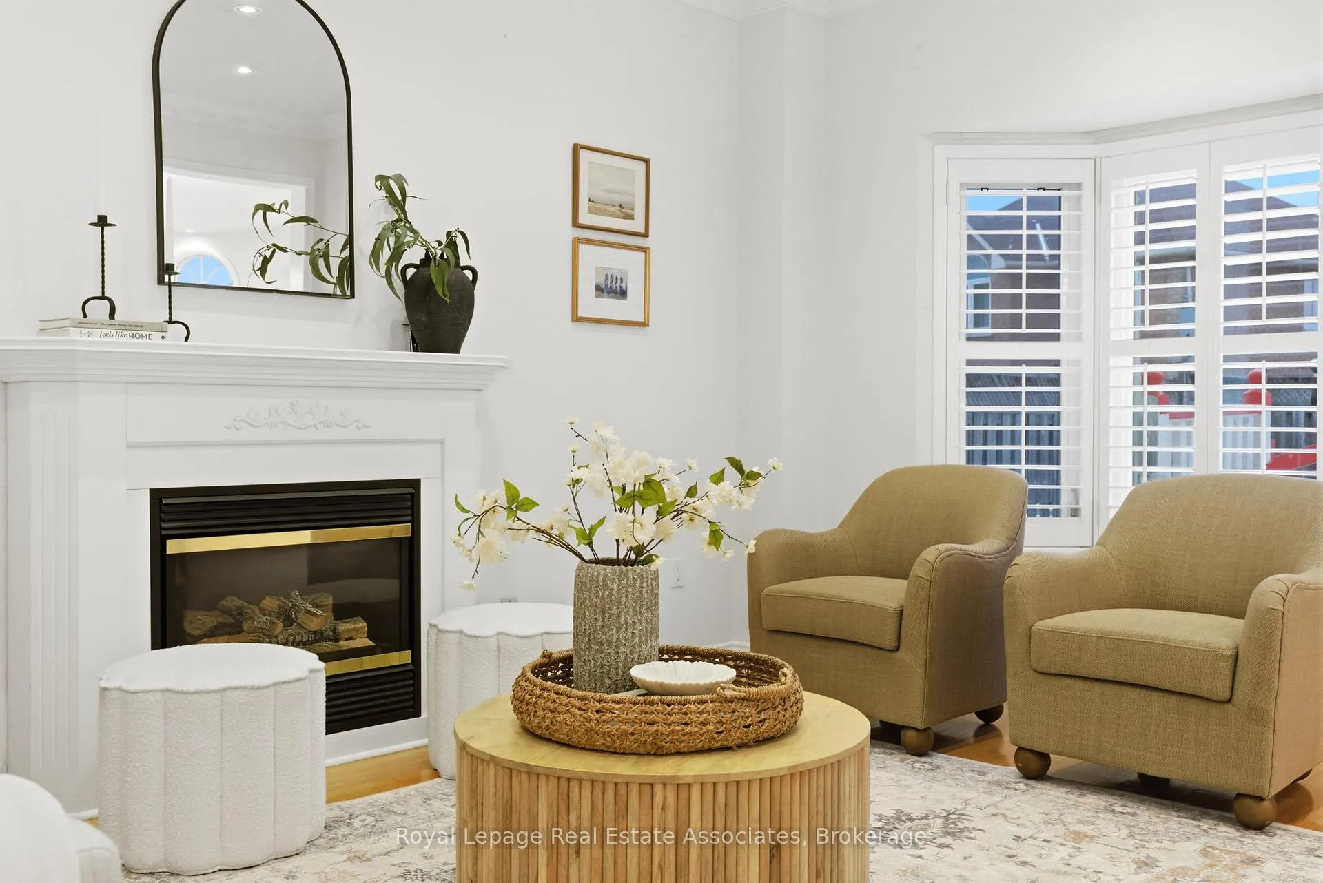 Photo 6 of 17 Walden Street, Markham, Middlefield — HOMEH