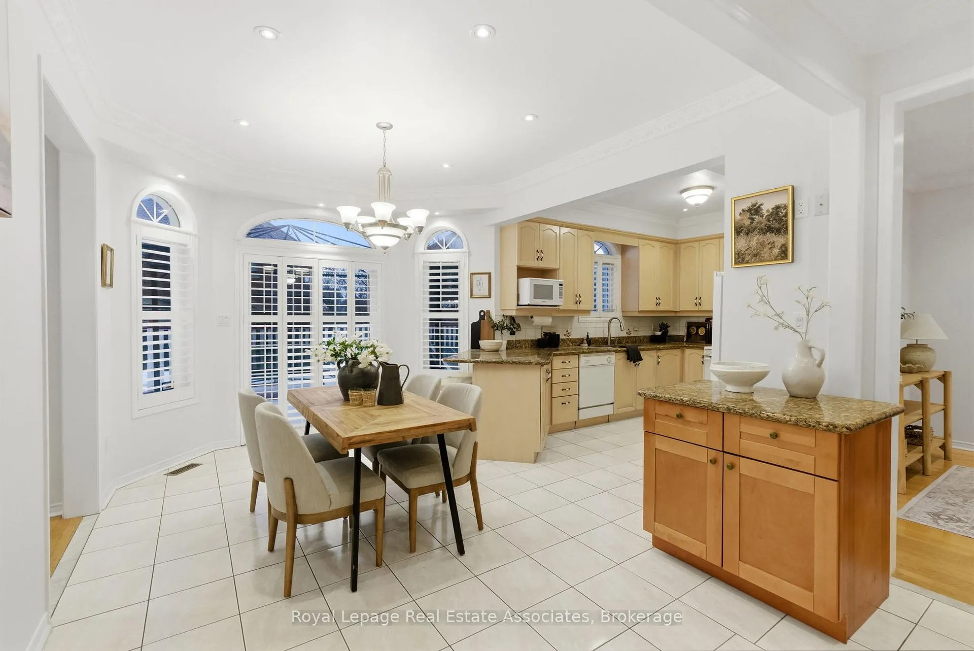 Photo 11 of 17 Walden Street, Markham, Middlefield — HOMEH