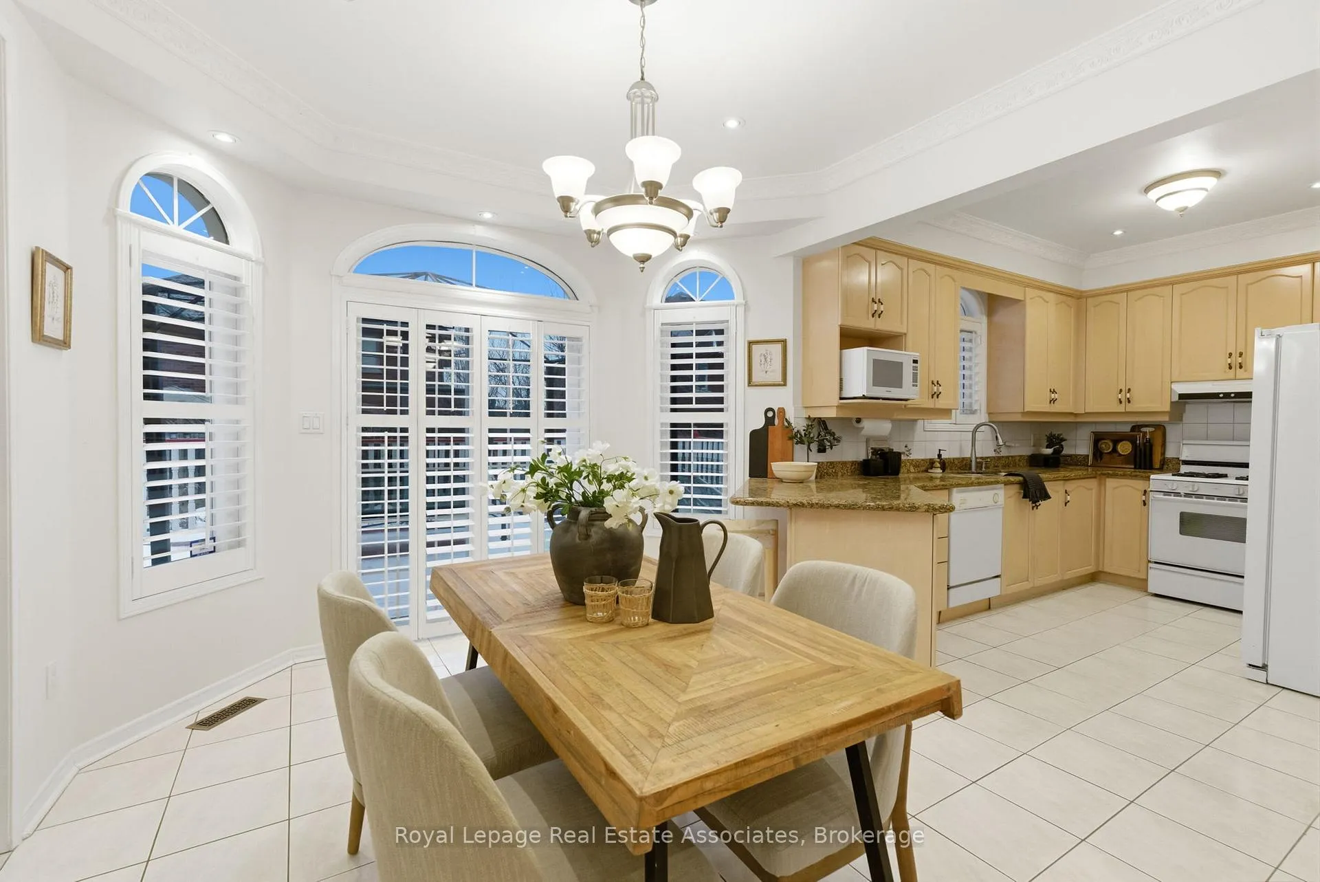 Photo 12 of 17 Walden Street, Markham, Middlefield — HOMEH