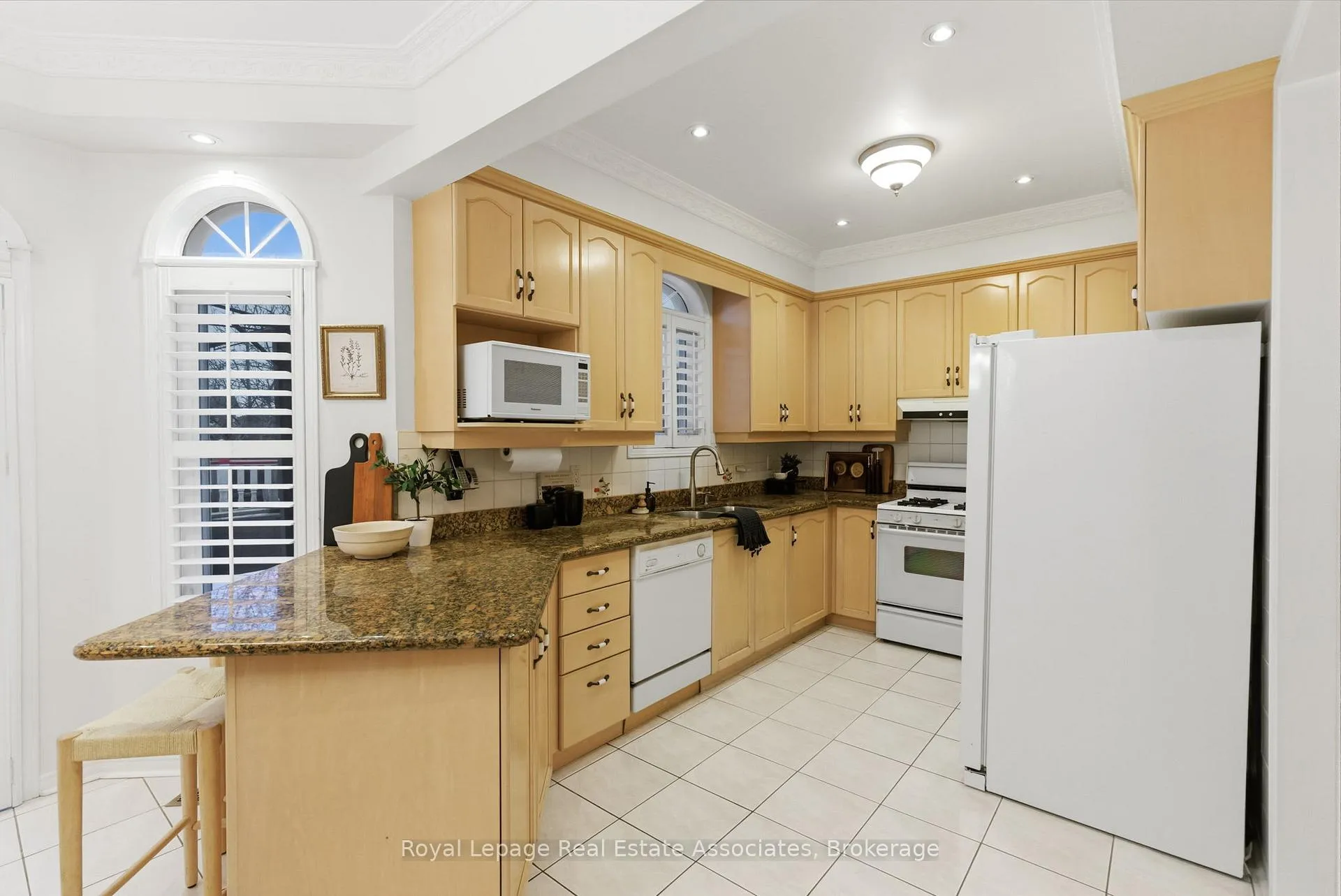 Photo 14 of 17 Walden Street, Markham, Middlefield — HOMEH