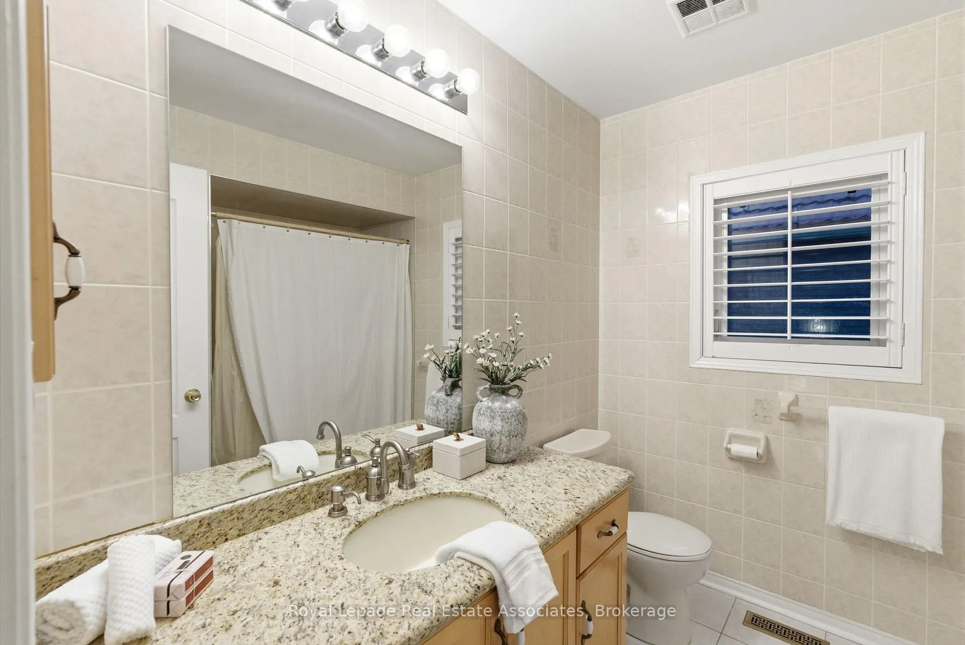 Photo 24 of 17 Walden Street, Markham, Middlefield — HOMEH
