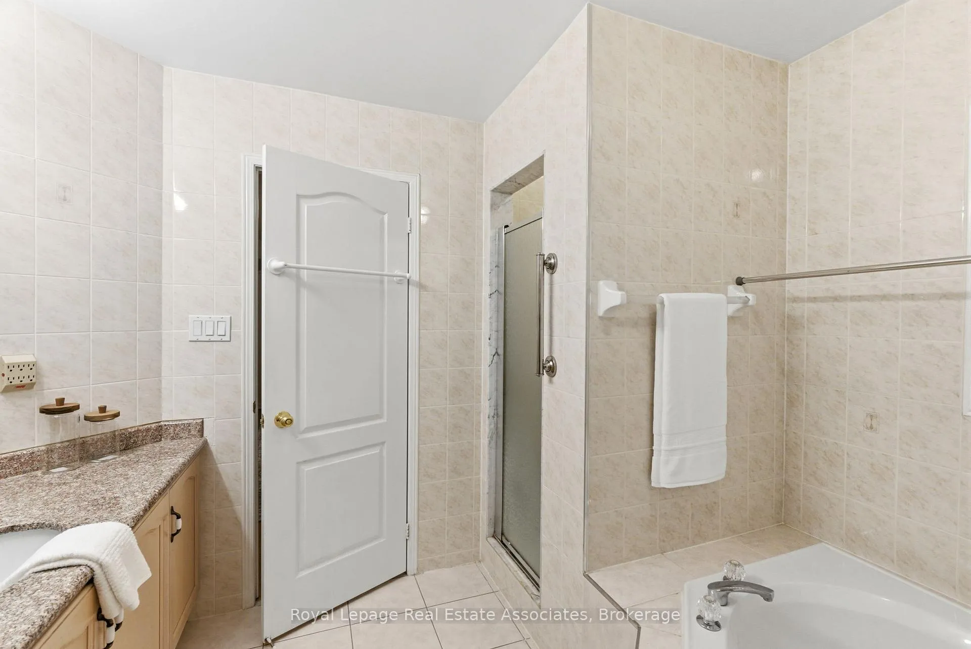 Photo 29 of 17 Walden Street, Markham, Middlefield — HOMEH