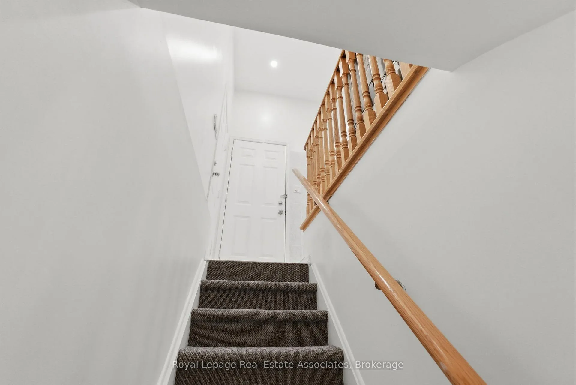 Photo 35 of 17 Walden Street, Markham, Middlefield — HOMEH