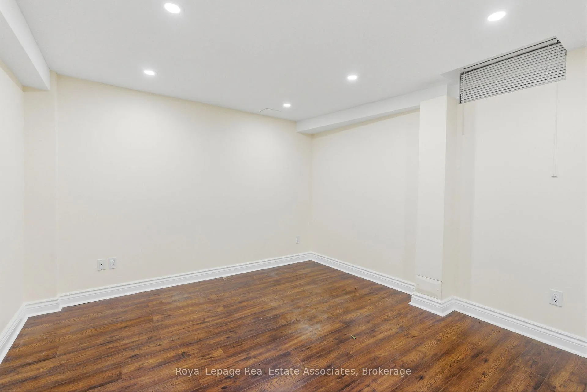 Photo 39 of 17 Walden Street, Markham, Middlefield — HOMEH