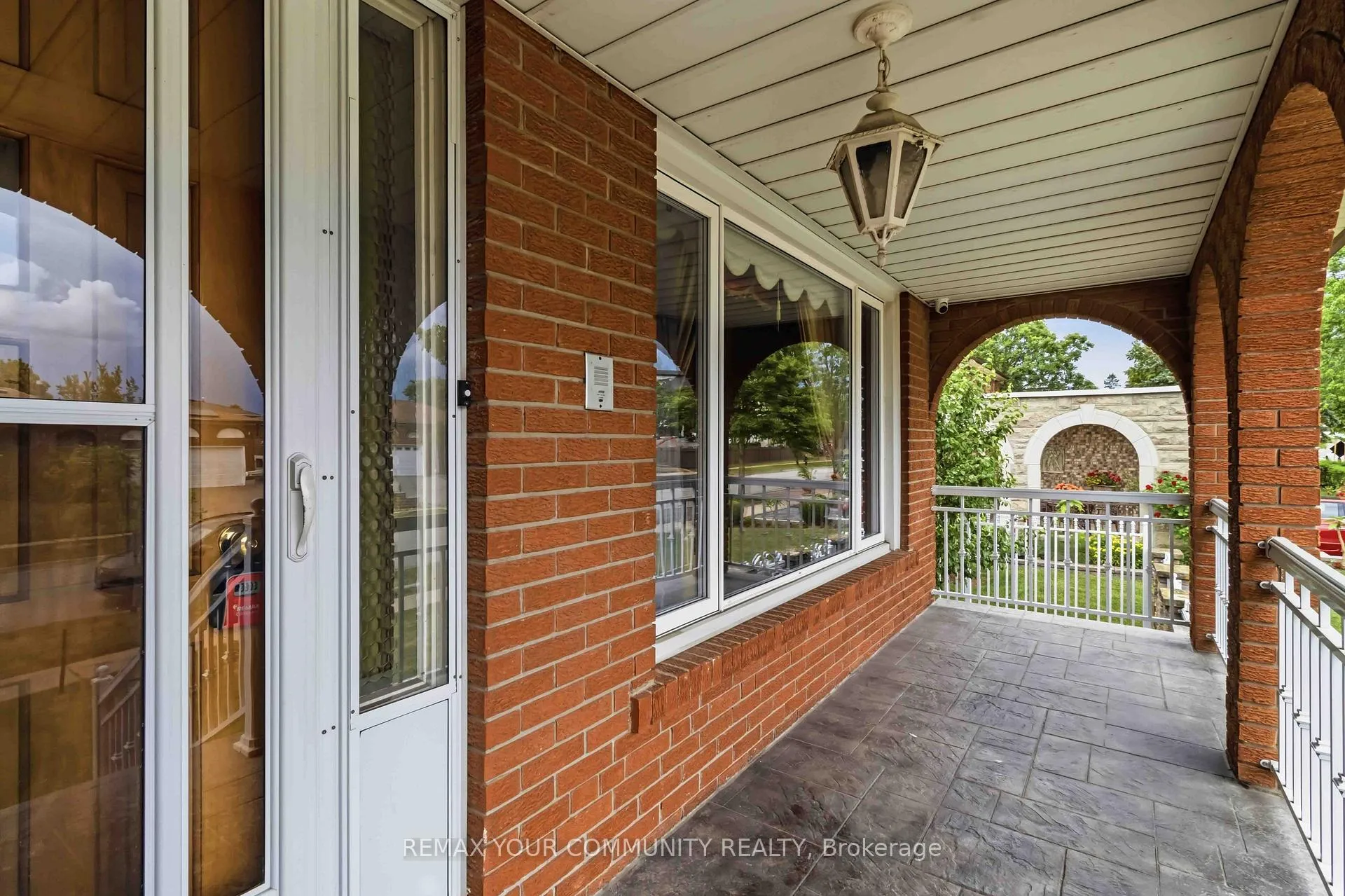 Photo 5 of 17 Harris Crescent, Vaughan, West Woodbridge — HOMEH