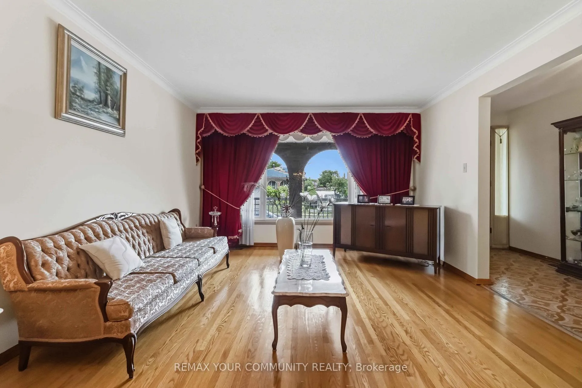 Photo 10 of 17 Harris Crescent, Vaughan, West Woodbridge — HOMEH