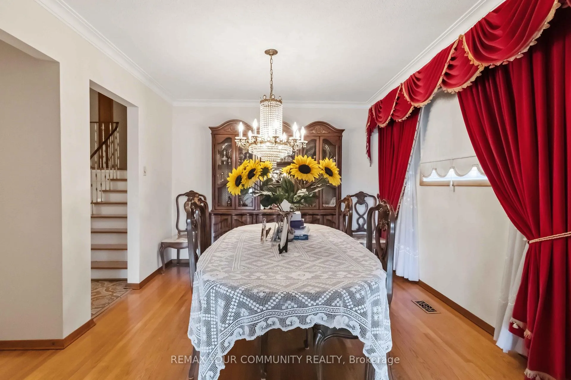 Photo 11 of 17 Harris Crescent, Vaughan, West Woodbridge — HOMEH