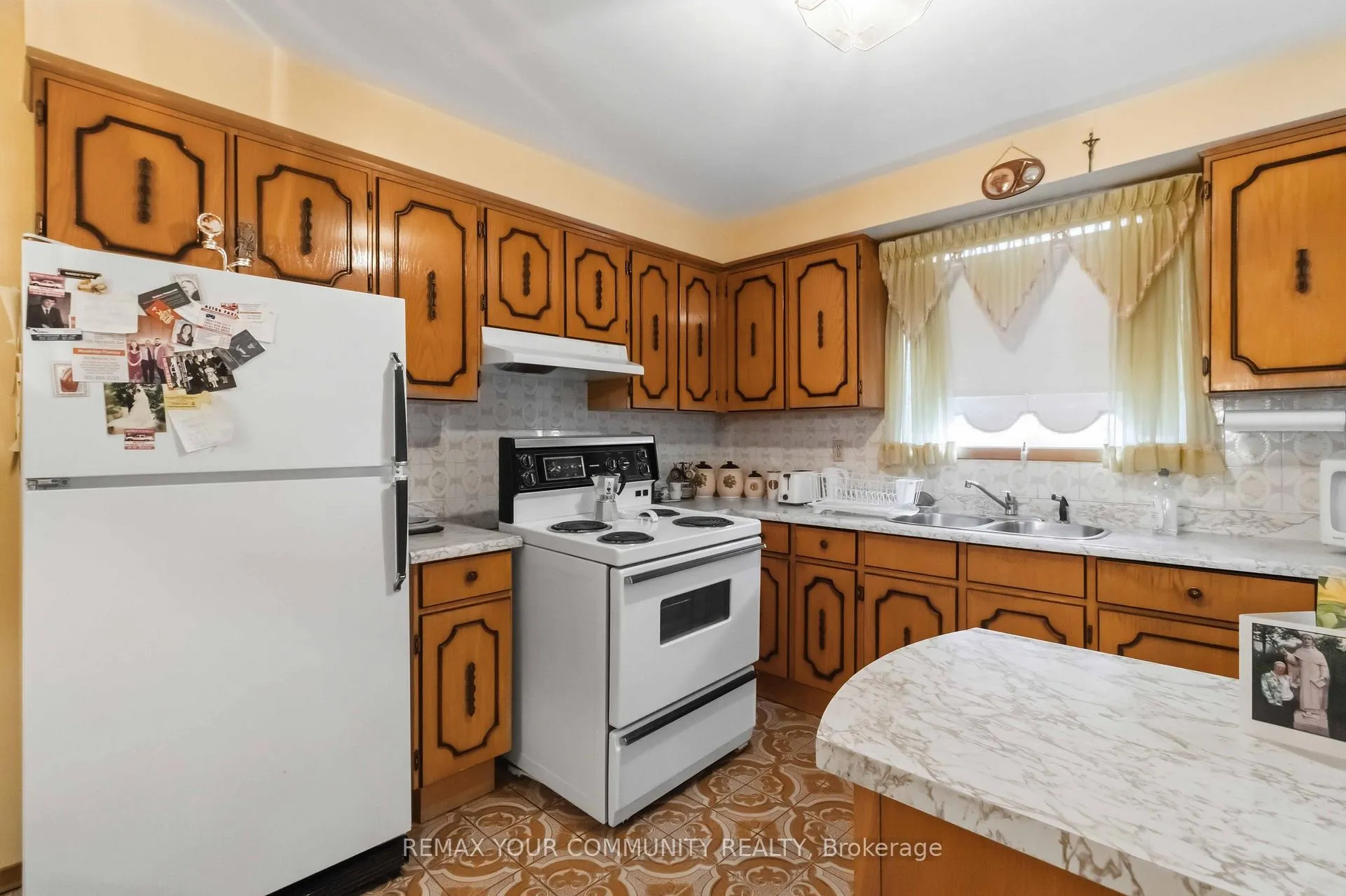 Photo 14 of 17 Harris Crescent, Vaughan, West Woodbridge — HOMEH