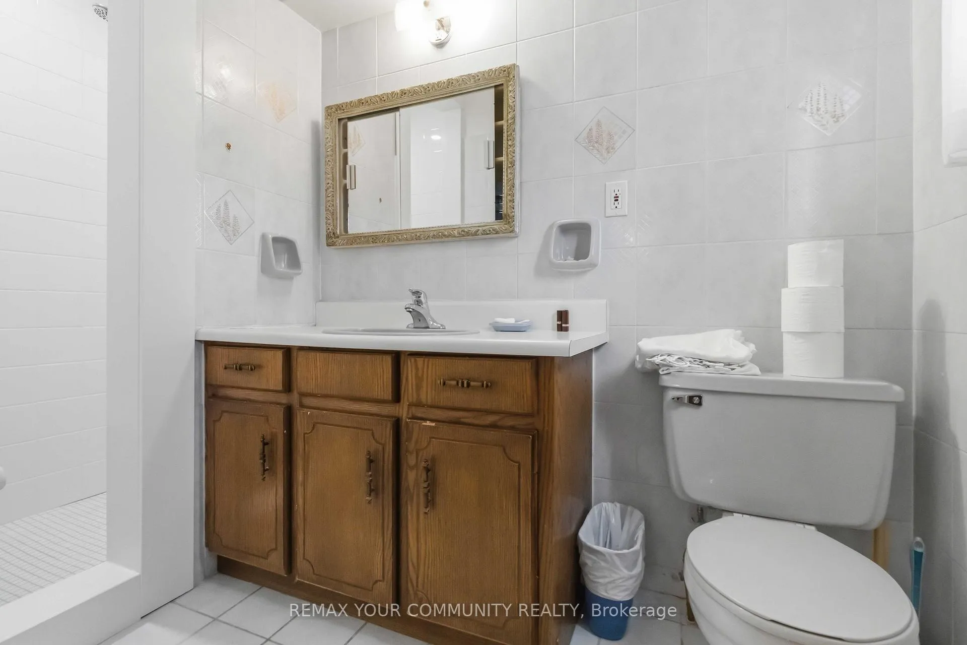 Photo 18 of 17 Harris Crescent, Vaughan, West Woodbridge — HOMEH