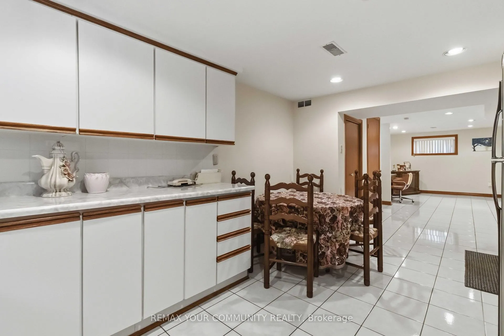Photo 34 of 17 Harris Crescent, Vaughan, West Woodbridge — HOMEH