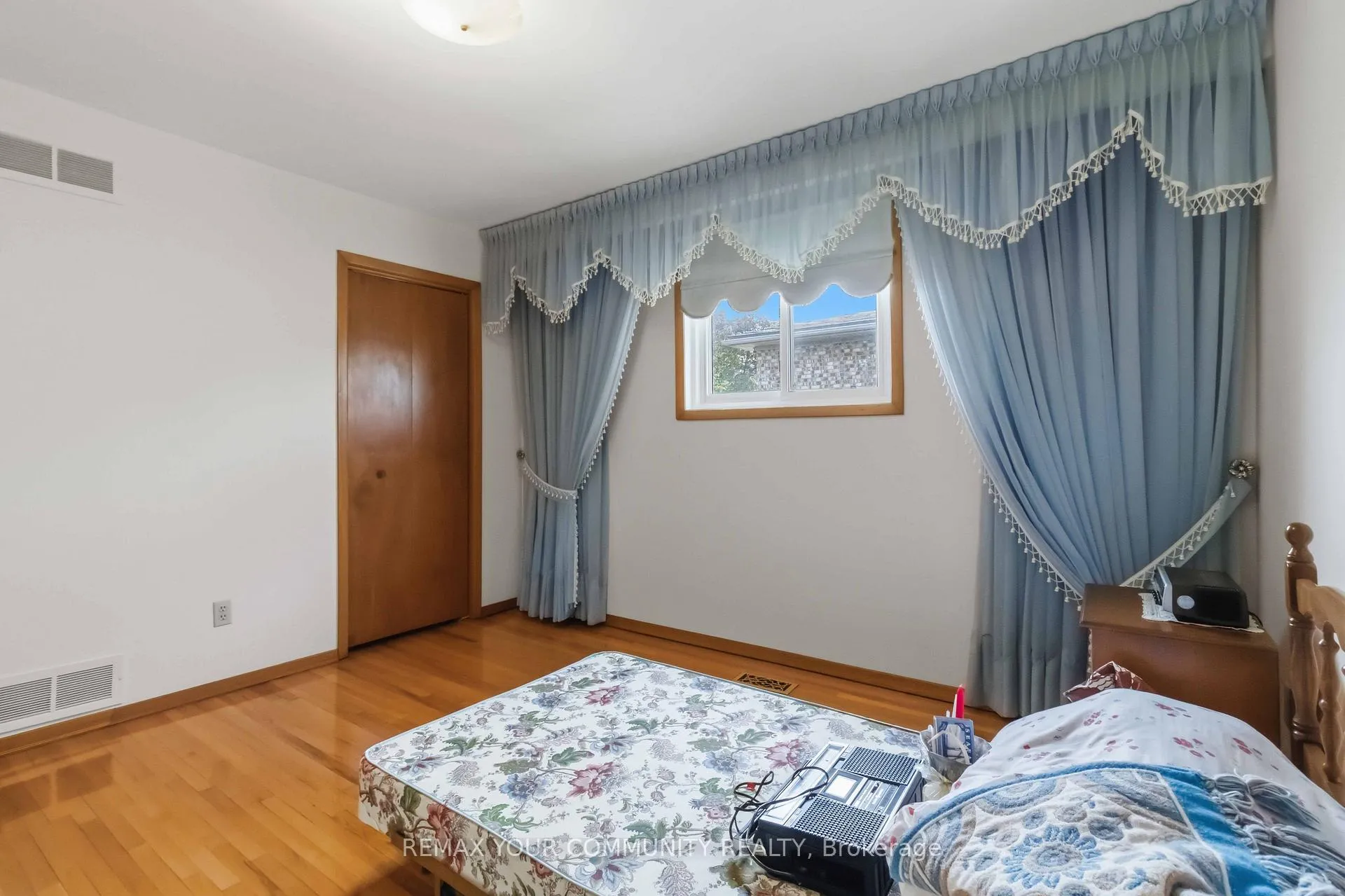 Photo 39 of 17 Harris Crescent, Vaughan, West Woodbridge — HOMEH