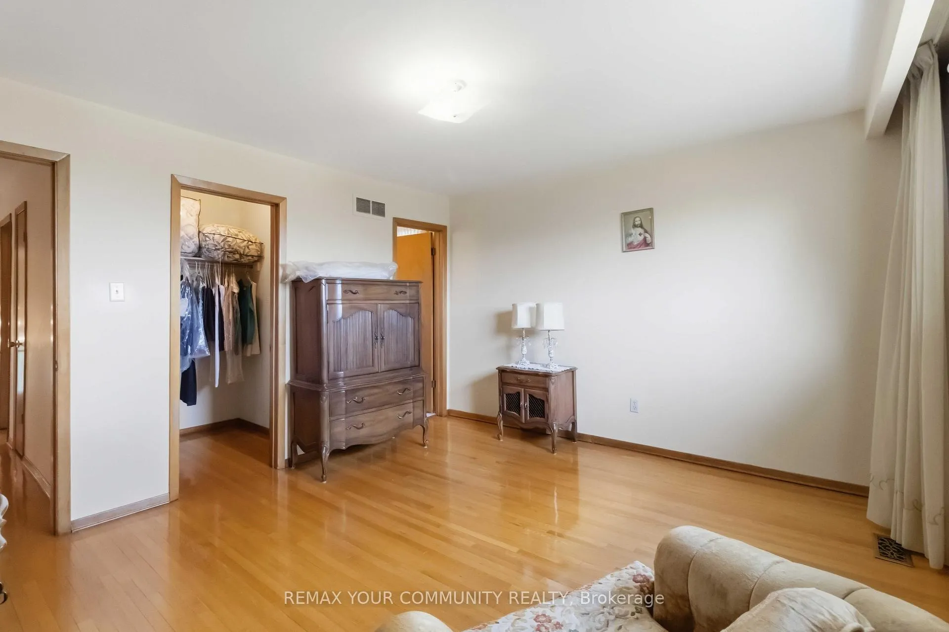 Photo 42 of 17 Harris Crescent, Vaughan, West Woodbridge — HOMEH