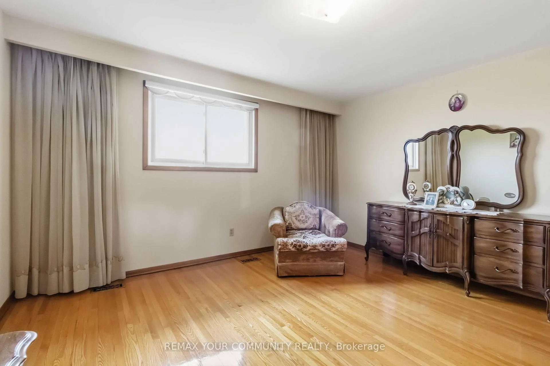Photo 43 of 17 Harris Crescent, Vaughan, West Woodbridge — HOMEH