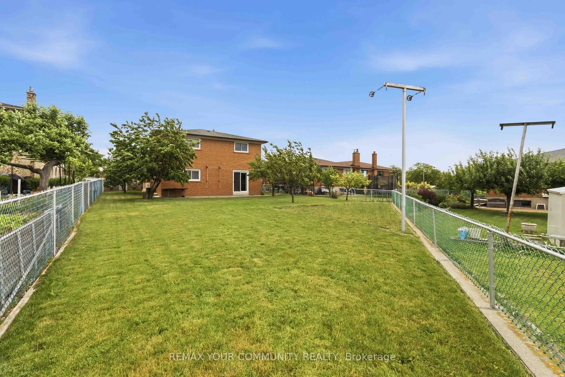 Photo 46 of 17 Harris Crescent, Vaughan, West Woodbridge — HOMEH