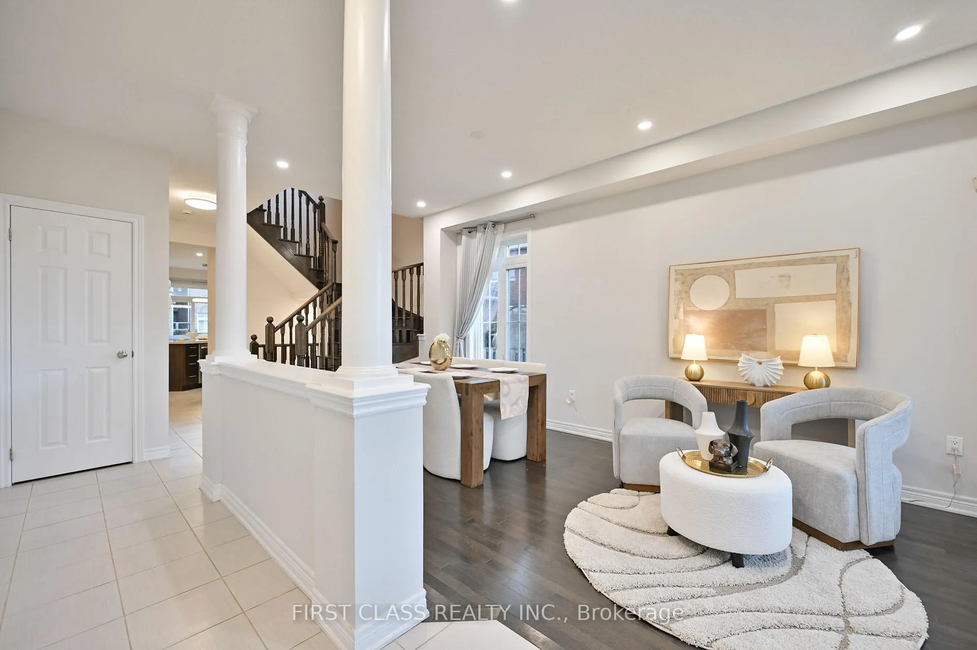 Photo 3 of 17 Chao Crescent, Richmond Hill, Oak Ridges — HOMEH