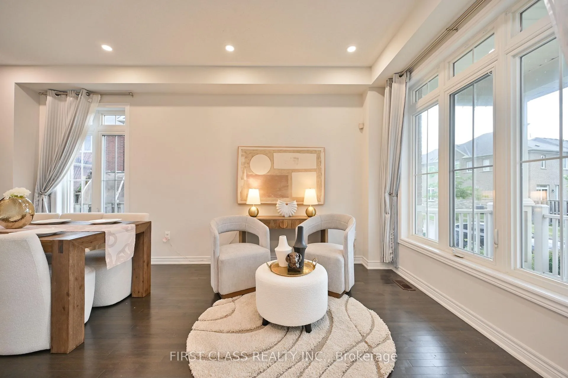 Photo 4 of 17 Chao Crescent, Richmond Hill, Oak Ridges — HOMEH