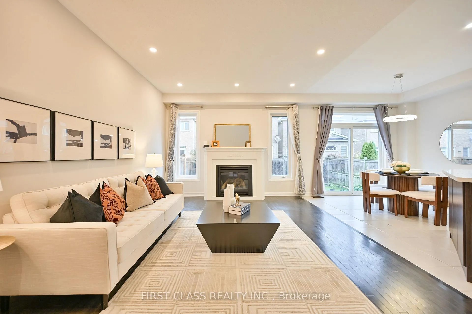 Photo 7 of 17 Chao Crescent, Richmond Hill, Oak Ridges — HOMEH