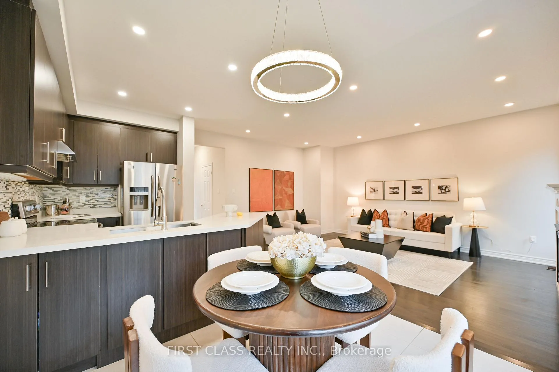 Photo 13 of 17 Chao Crescent, Richmond Hill, Oak Ridges — HOMEH
