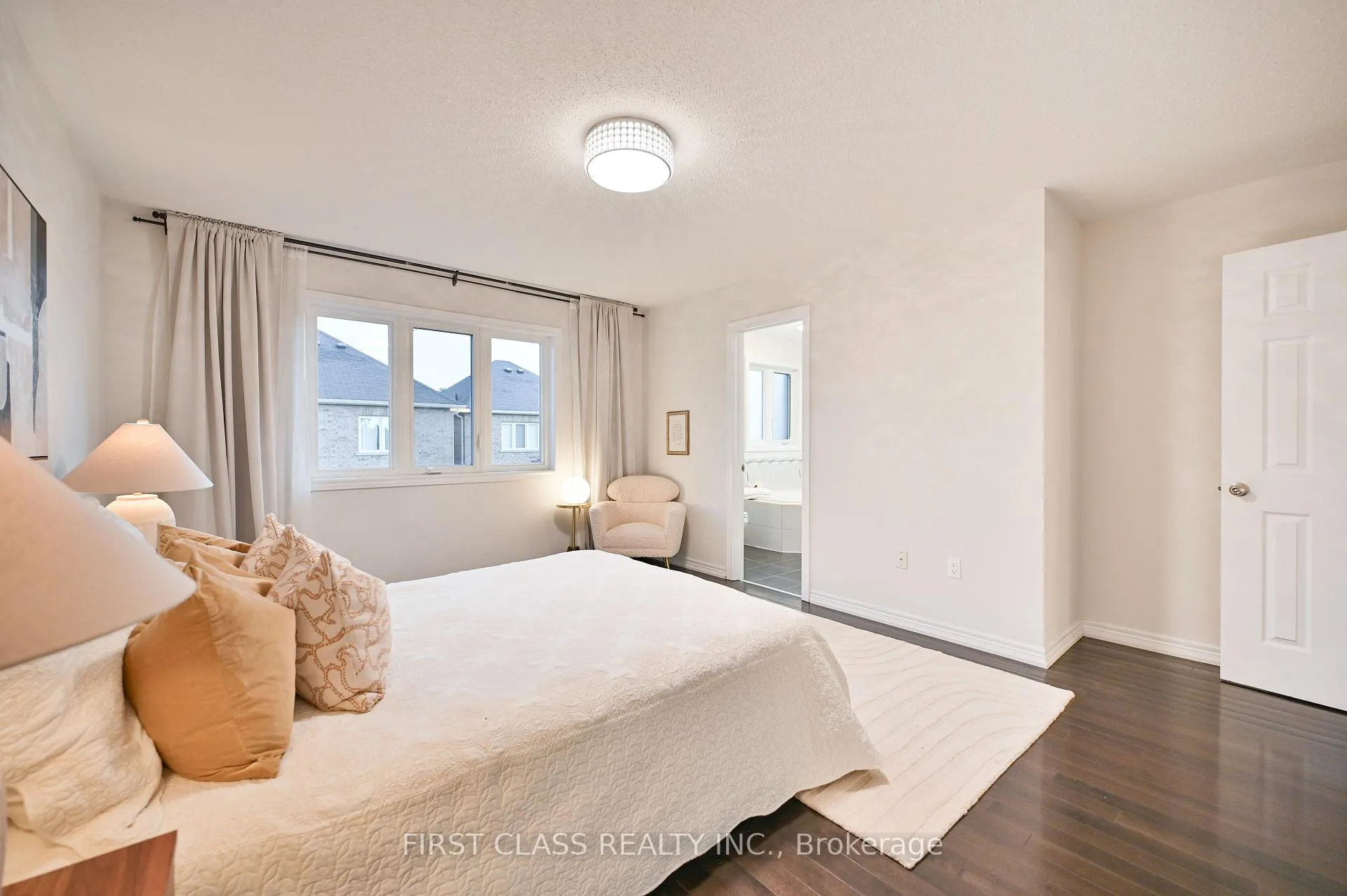 Photo 18 of 17 Chao Crescent, Richmond Hill, Oak Ridges — HOMEH