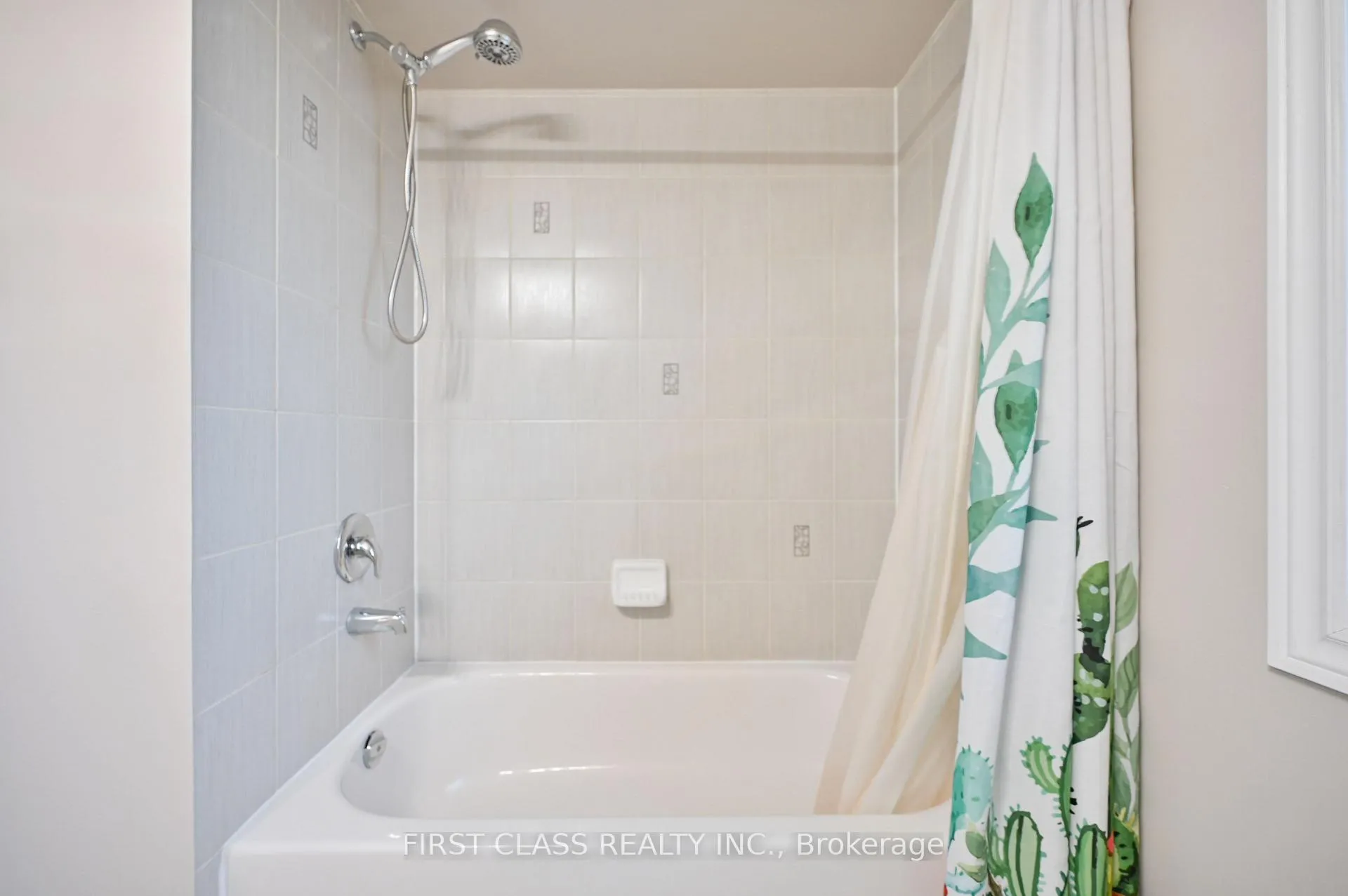 Photo 26 of 17 Chao Crescent, Richmond Hill, Oak Ridges — HOMEH