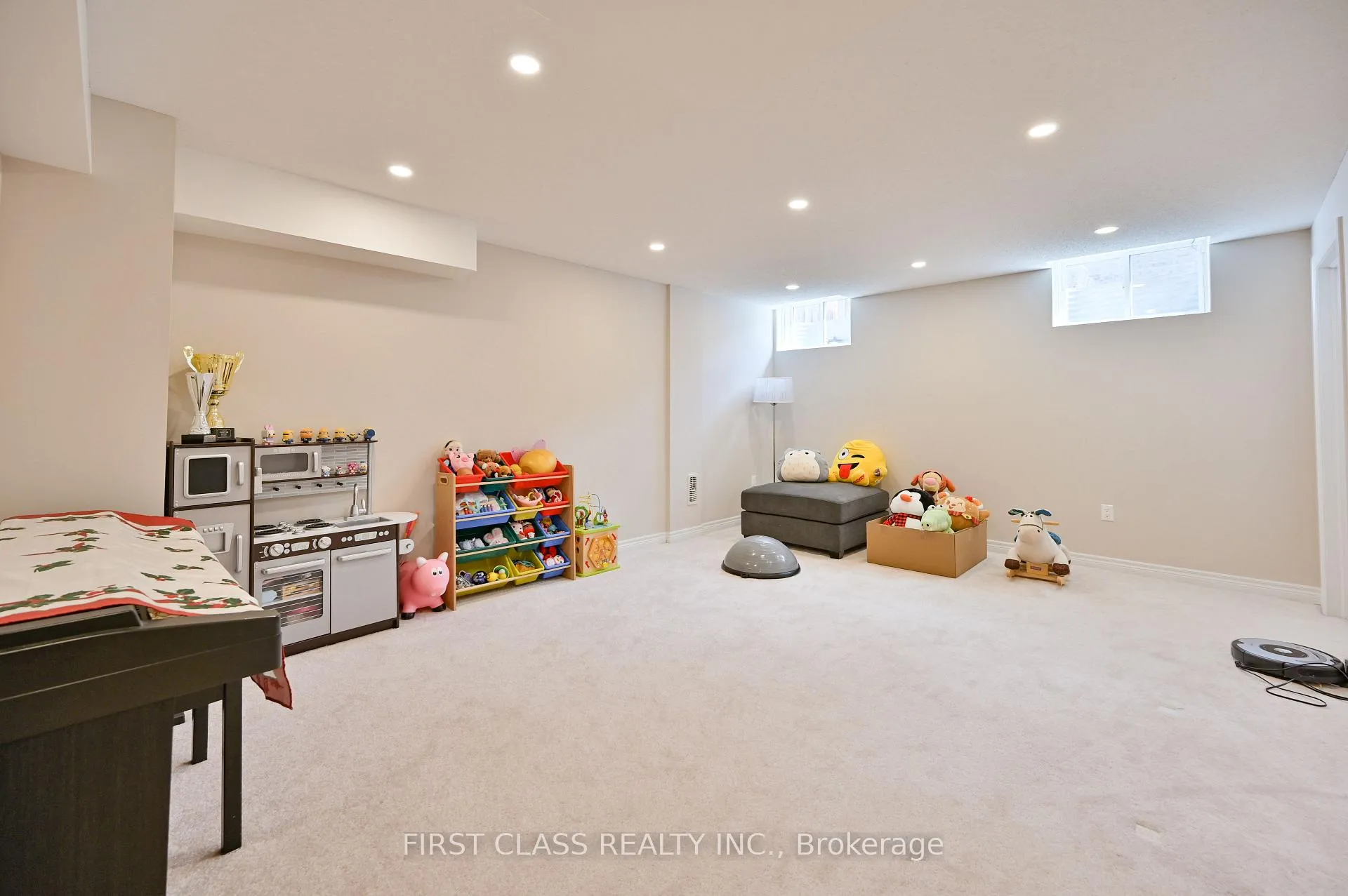 Photo 28 of 17 Chao Crescent, Richmond Hill, Oak Ridges — HOMEH