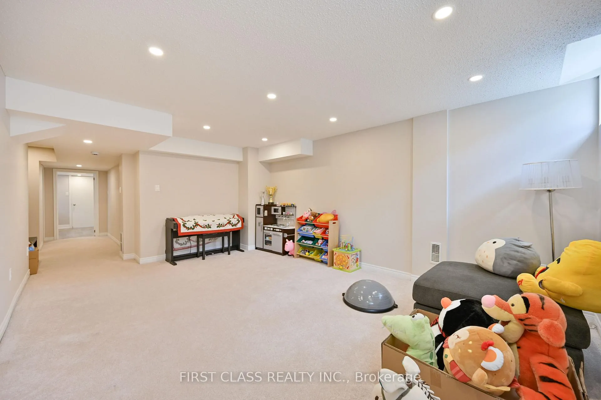 Photo 29 of 17 Chao Crescent, Richmond Hill, Oak Ridges — HOMEH