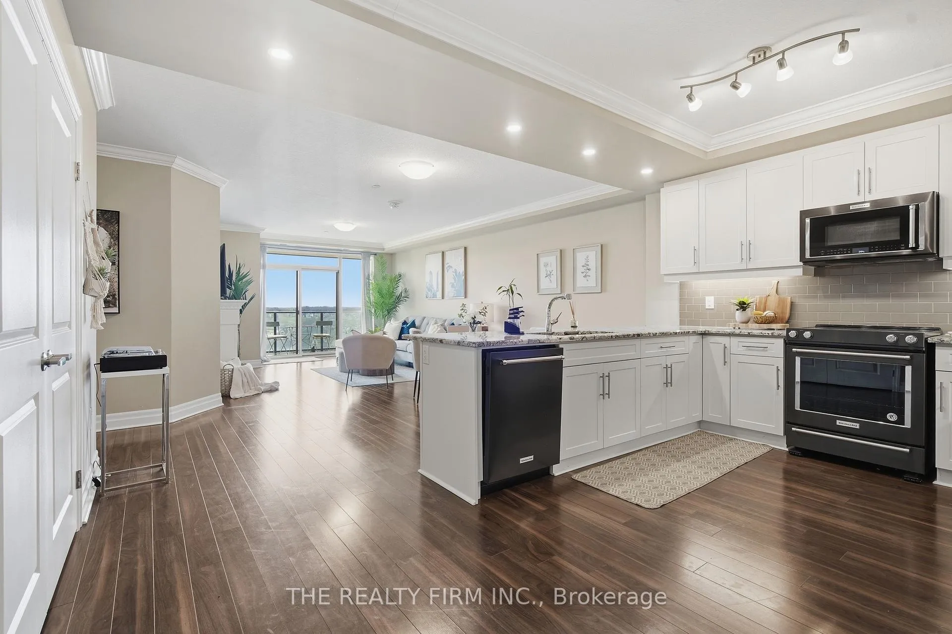 Photo 4 of Unit 708, 260 Villagewalk Boulevard, London, North R — HOMEH