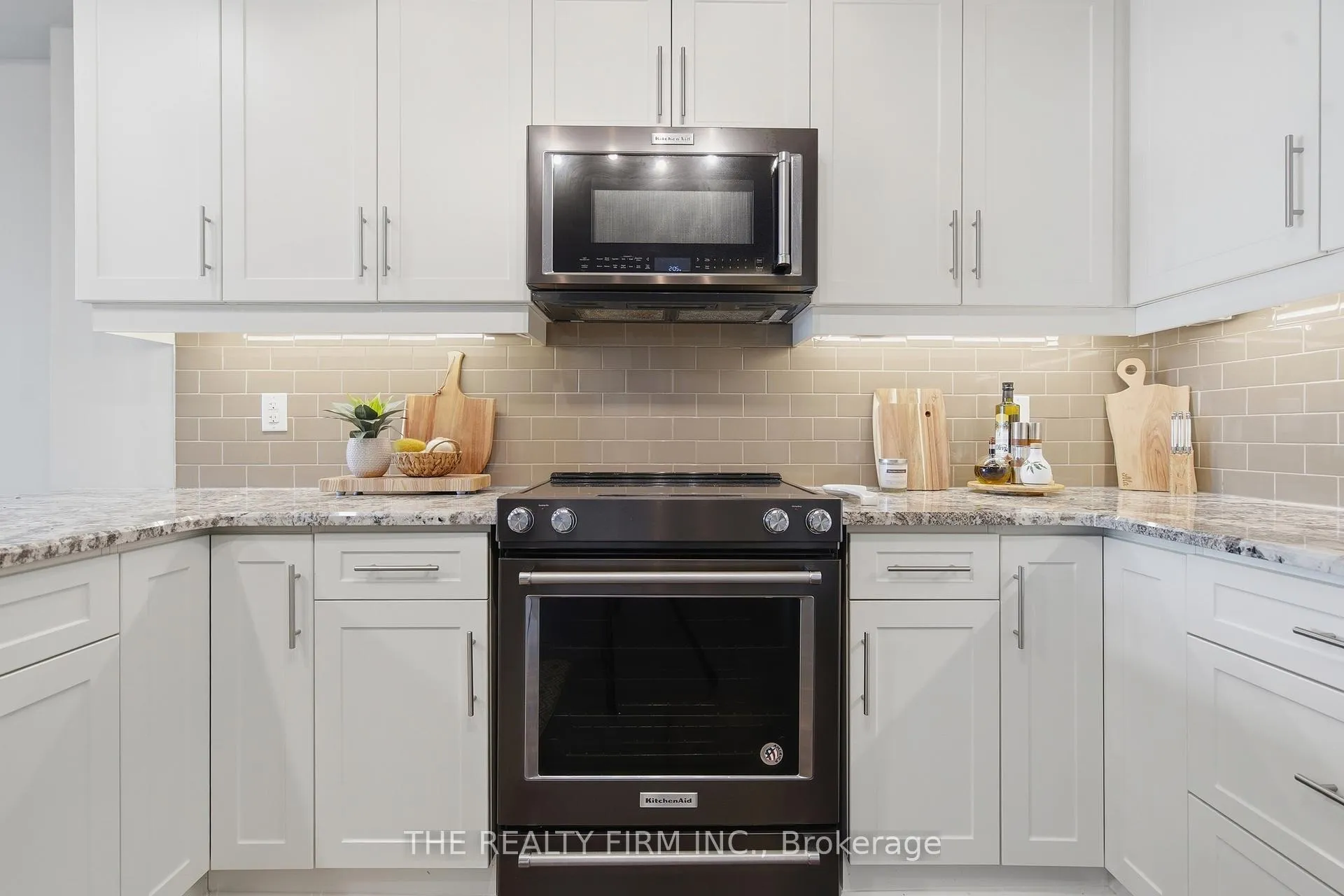 Photo 7 of Unit 708, 260 Villagewalk Boulevard, London, North R — HOMEH