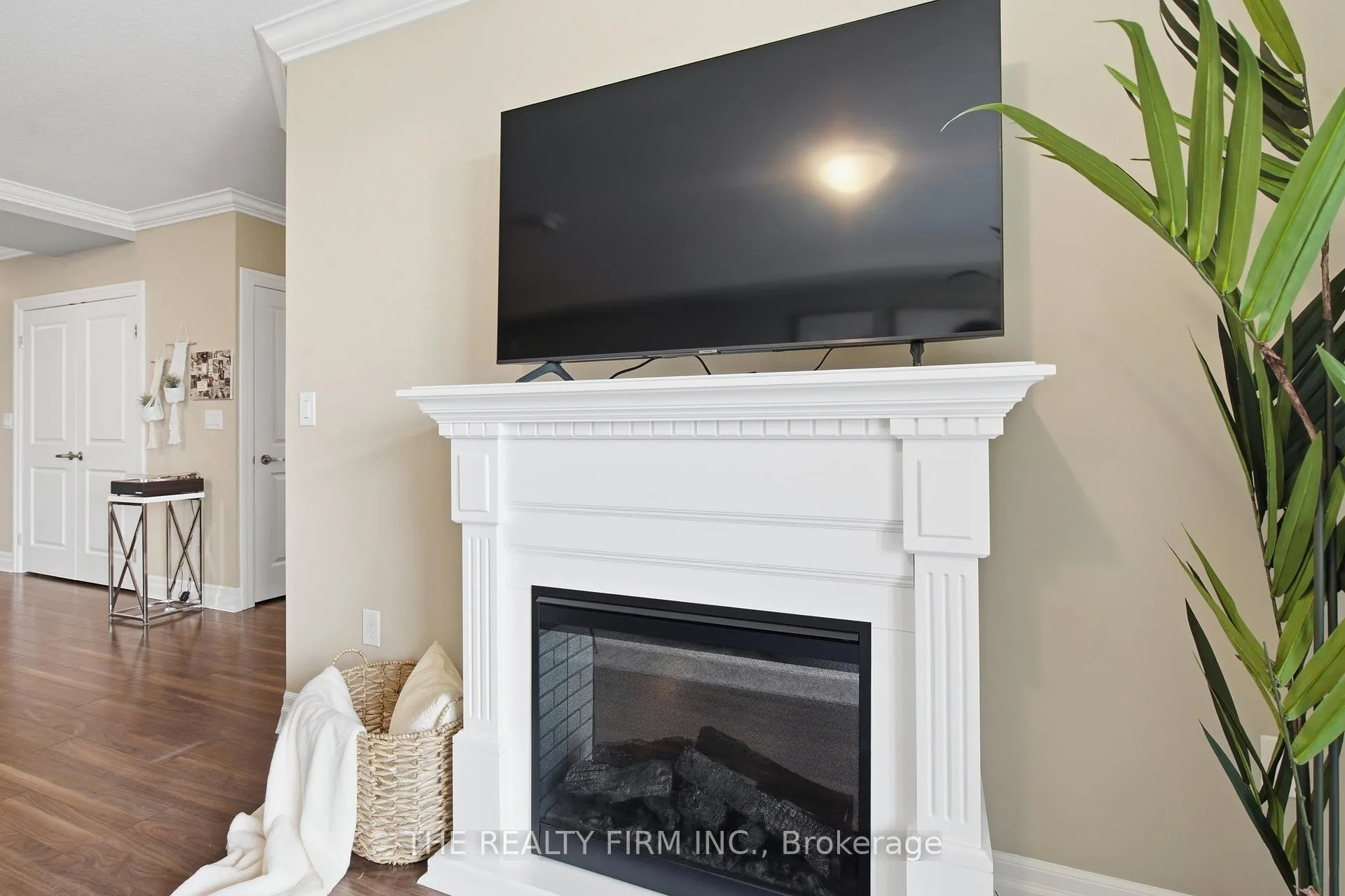 Photo 15 of Unit 708, 260 Villagewalk Boulevard, London, North R — HOMEH