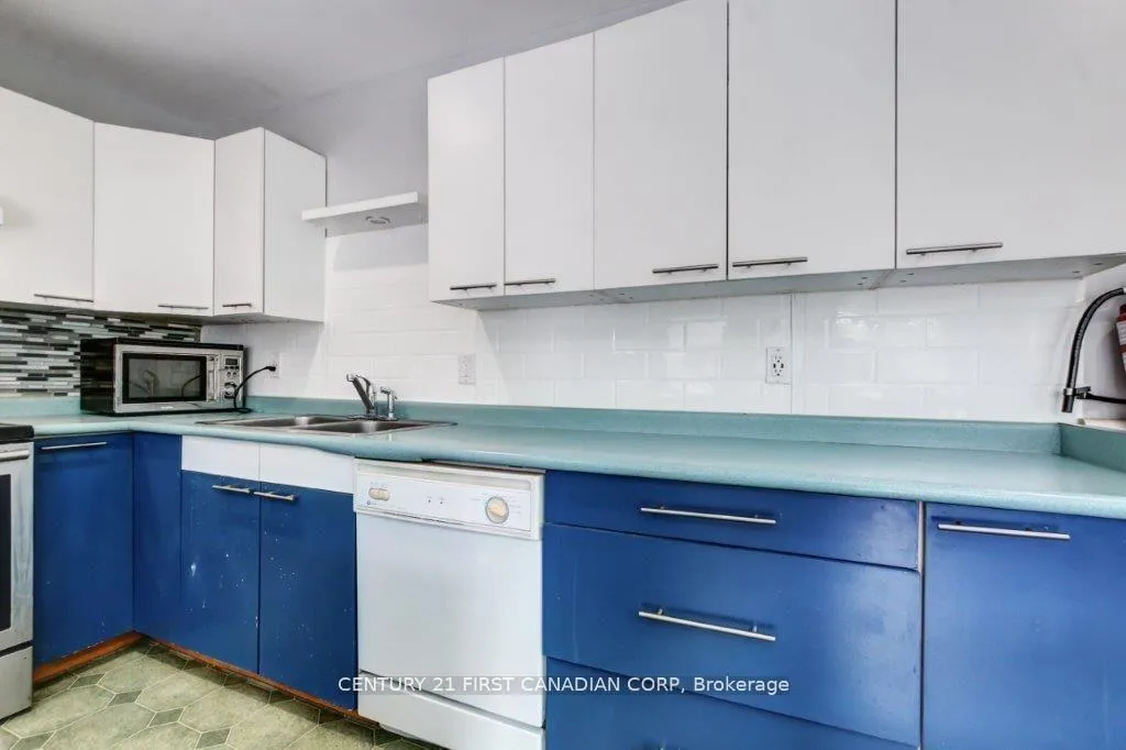 Photo 4 of 776 Quebec Street, London, East G — HOMEH