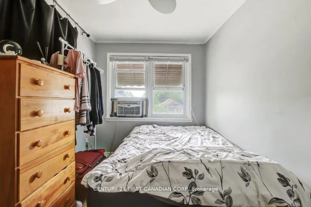 Photo 10 of 776 Quebec Street, London, East G — HOMEH