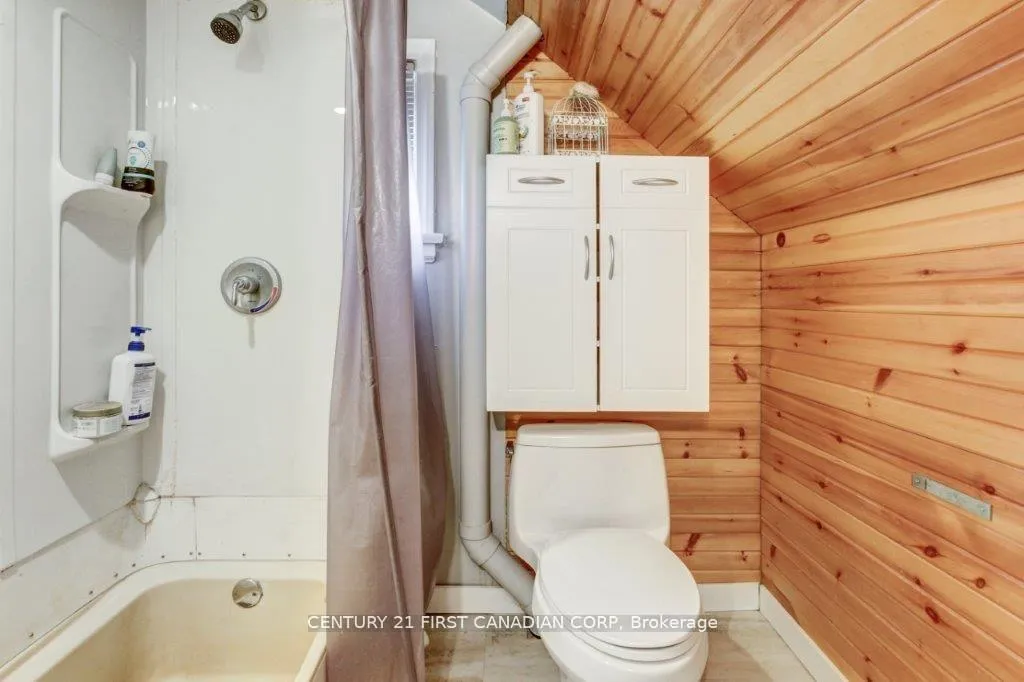 Photo 13 of 776 Quebec Street, London, East G — HOMEH