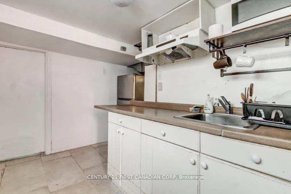 Photo 17 of 776 Quebec Street, London, East G — HOMEH