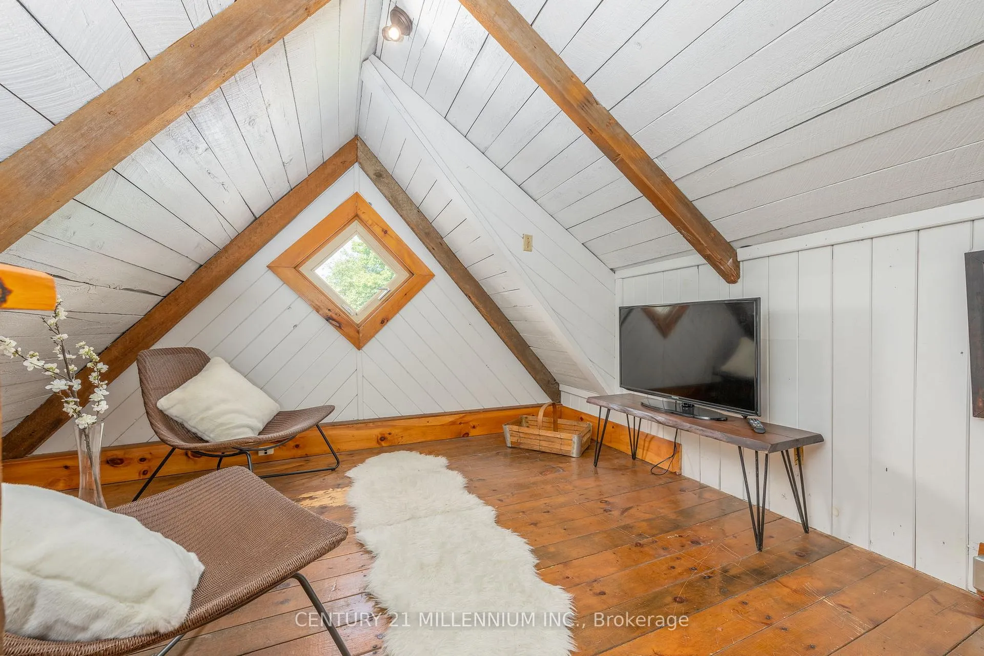 Photo 23 of 20909 Shaws Creek Road, Caledon, Alton — HOMEH
