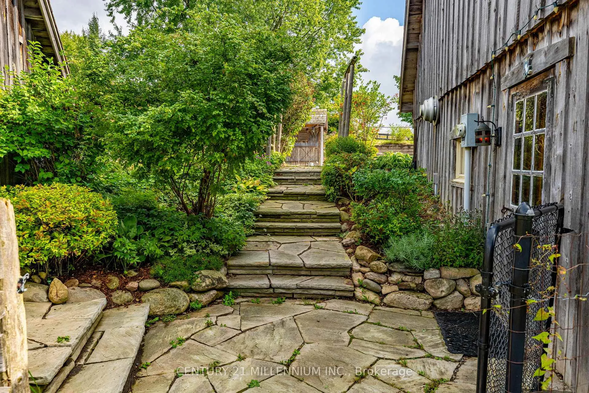 Photo 29 of 20909 Shaws Creek Road, Caledon, Alton — HOMEH