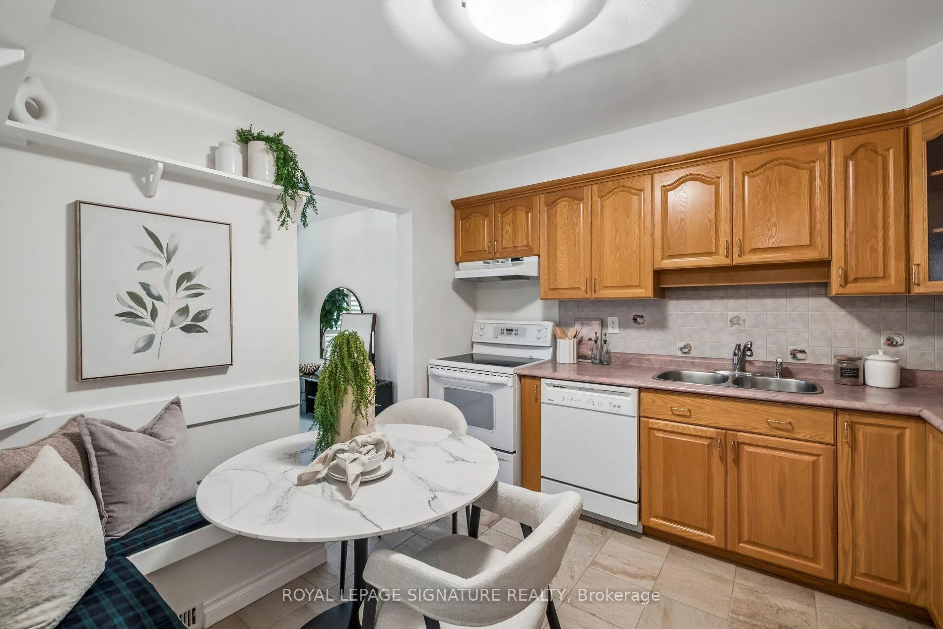 Photo 17 of Unit 13, 5 Michael Boulevard, Whitby, Lynde Creek — HOMEH
