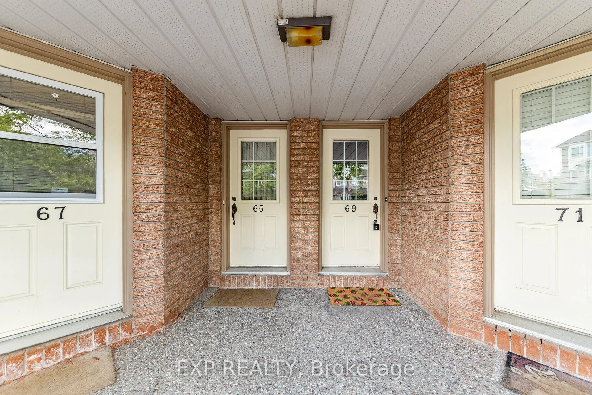 Photo 4 of 69 Briston Private, Ottawa, Hunt Club Park — HOMEH