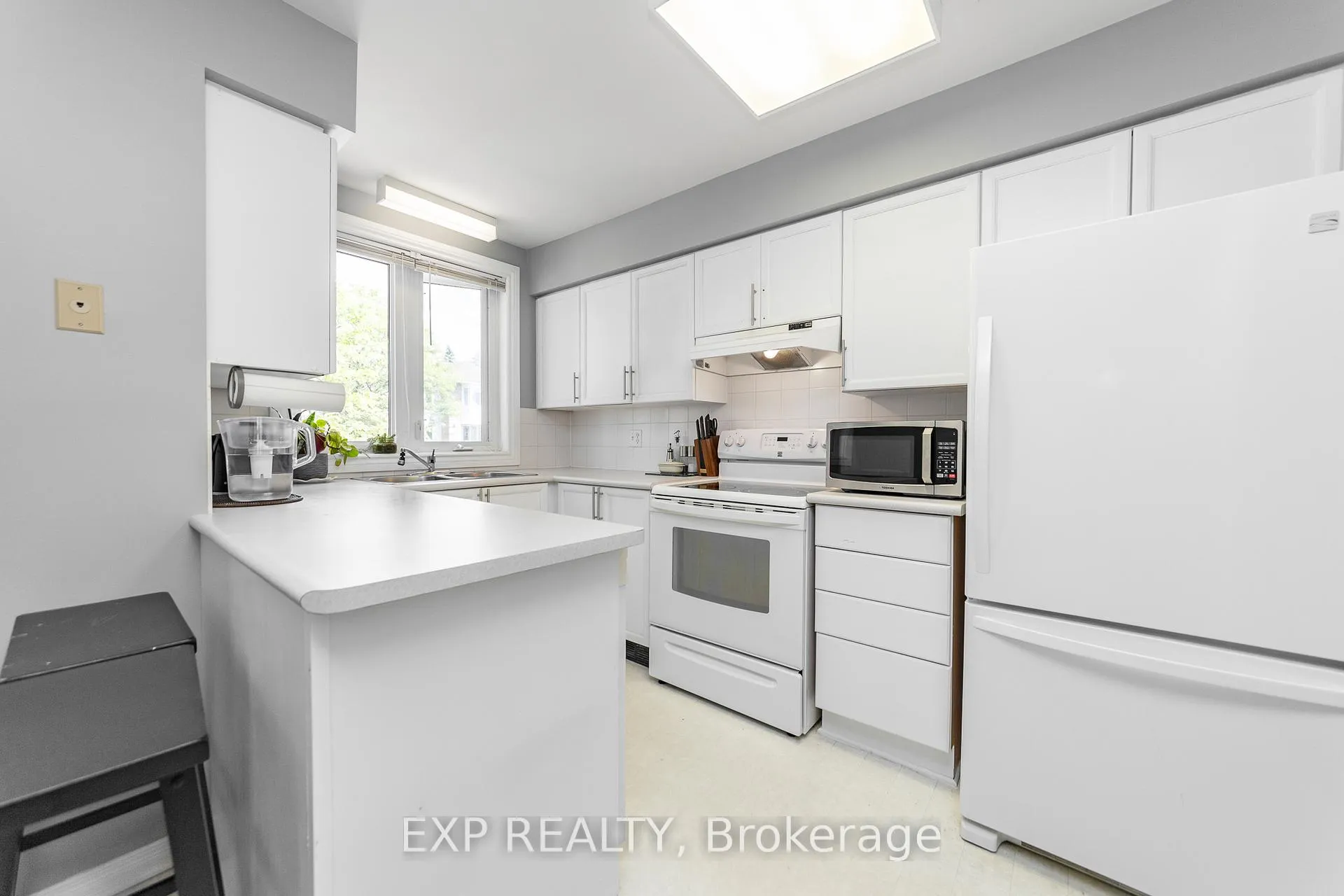 Photo 16 of 69 Briston Private, Ottawa, Hunt Club Park — HOMEH
