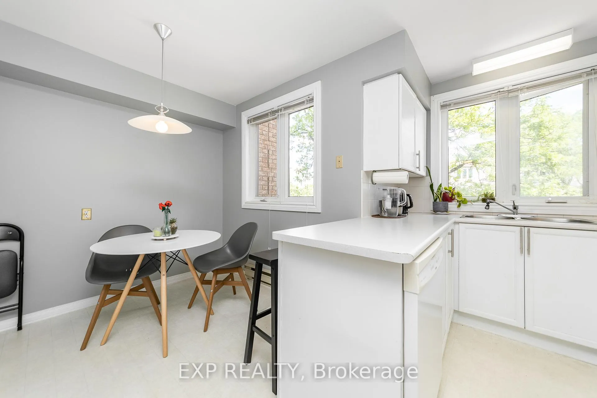 Photo 17 of 69 Briston Private, Ottawa, Hunt Club Park — HOMEH