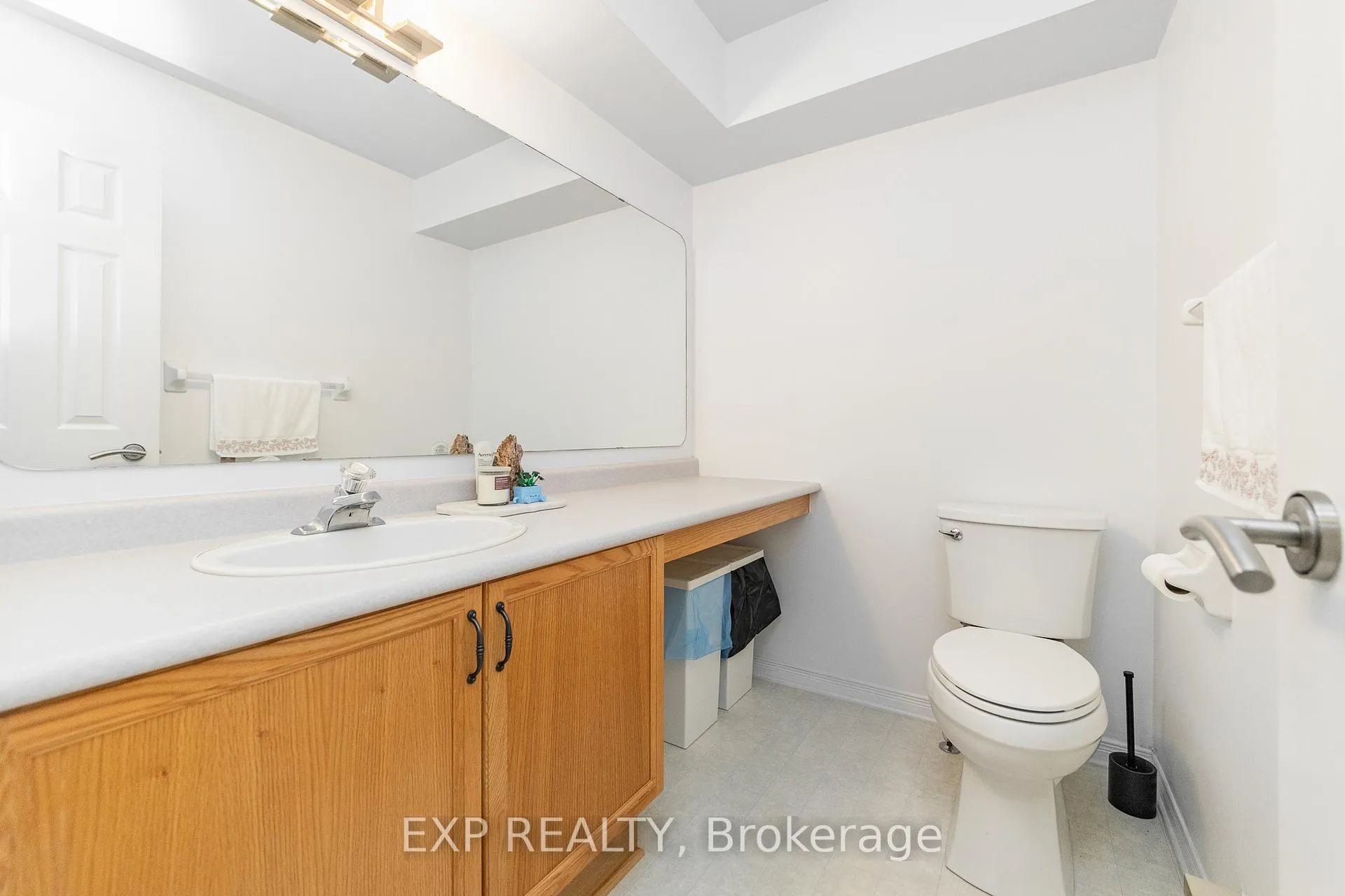 Photo 22 of 69 Briston Private, Ottawa, Hunt Club Park — HOMEH