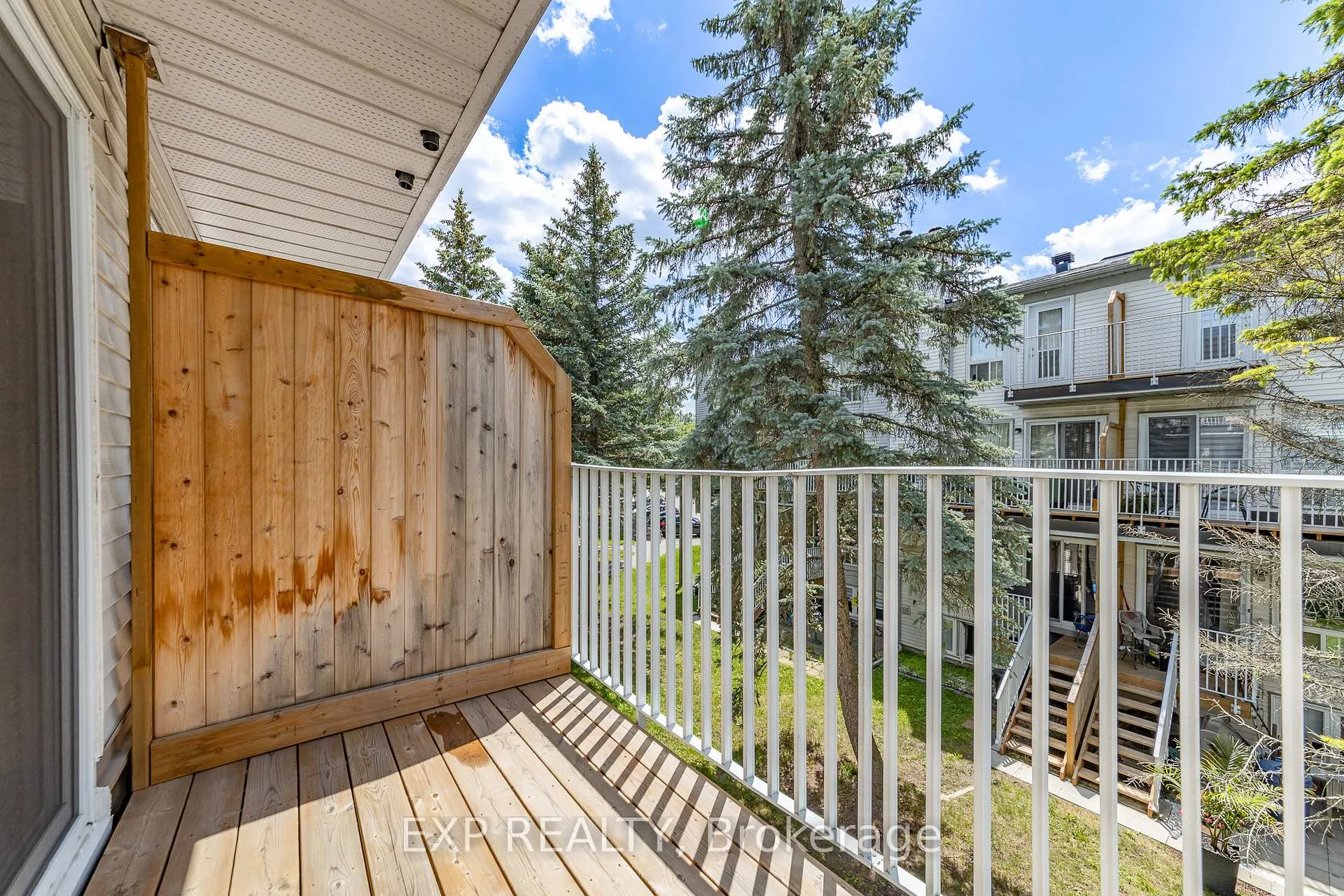 Photo 25 of 69 Briston Private, Ottawa, Hunt Club Park — HOMEH