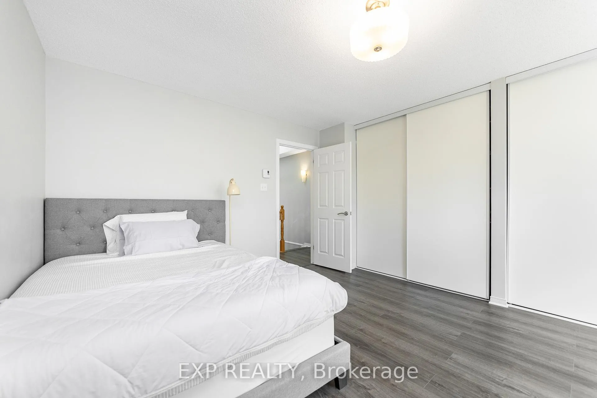 Photo 32 of 69 Briston Private, Ottawa, Hunt Club Park — HOMEH