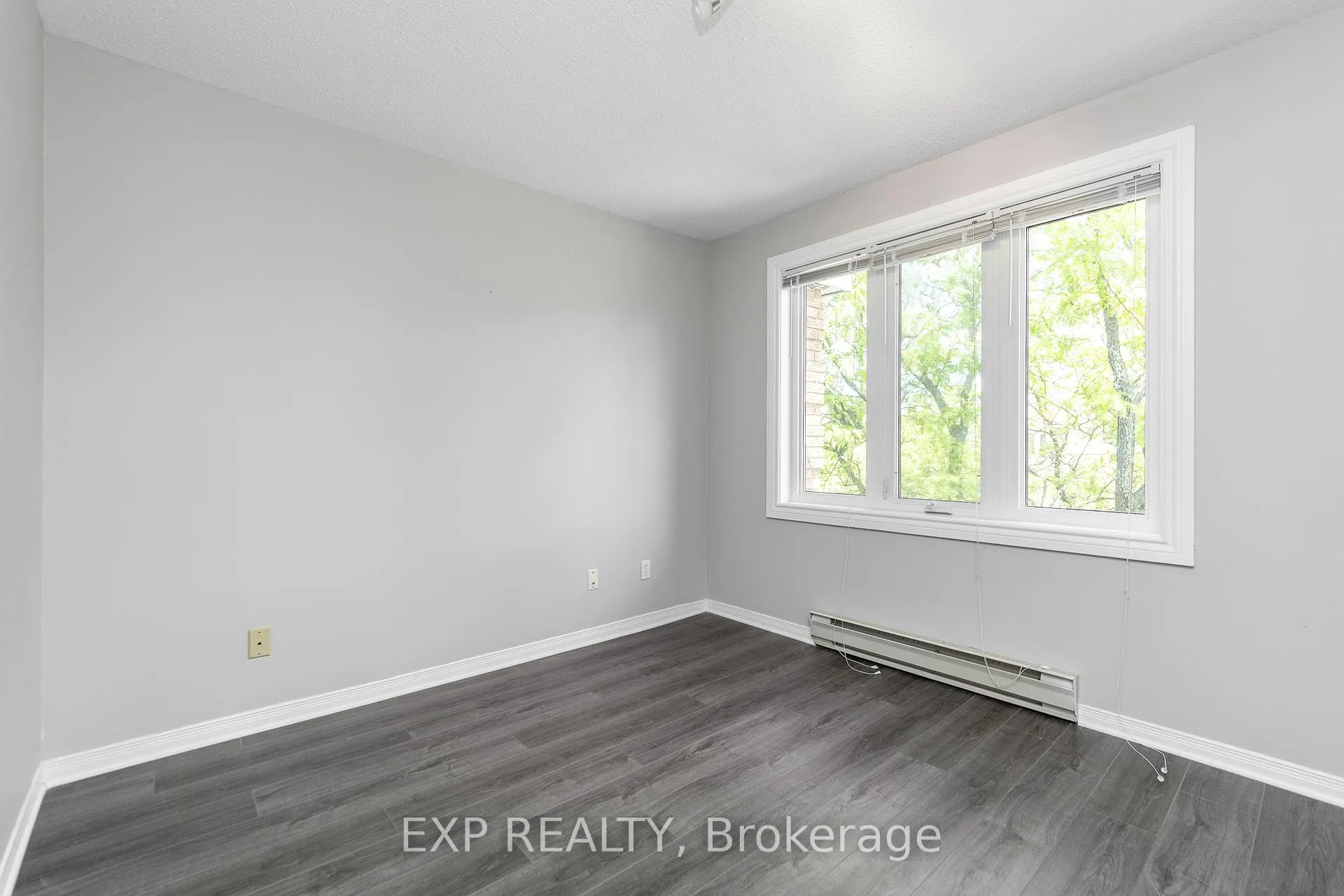 Photo 34 of 69 Briston Private, Ottawa, Hunt Club Park — HOMEH