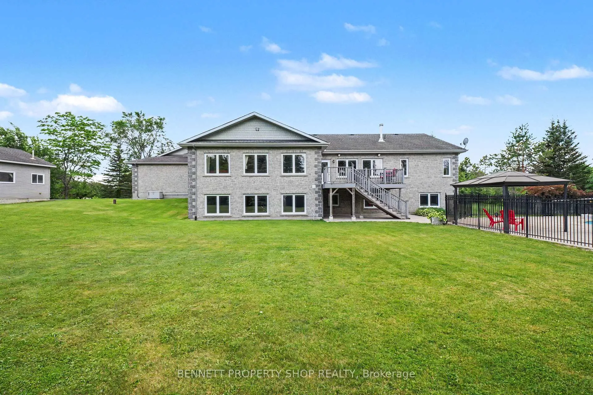 Photo 4 of 121 Covered Bridge Way, Ottawa, Huntley Ward (South East) — HOMEH