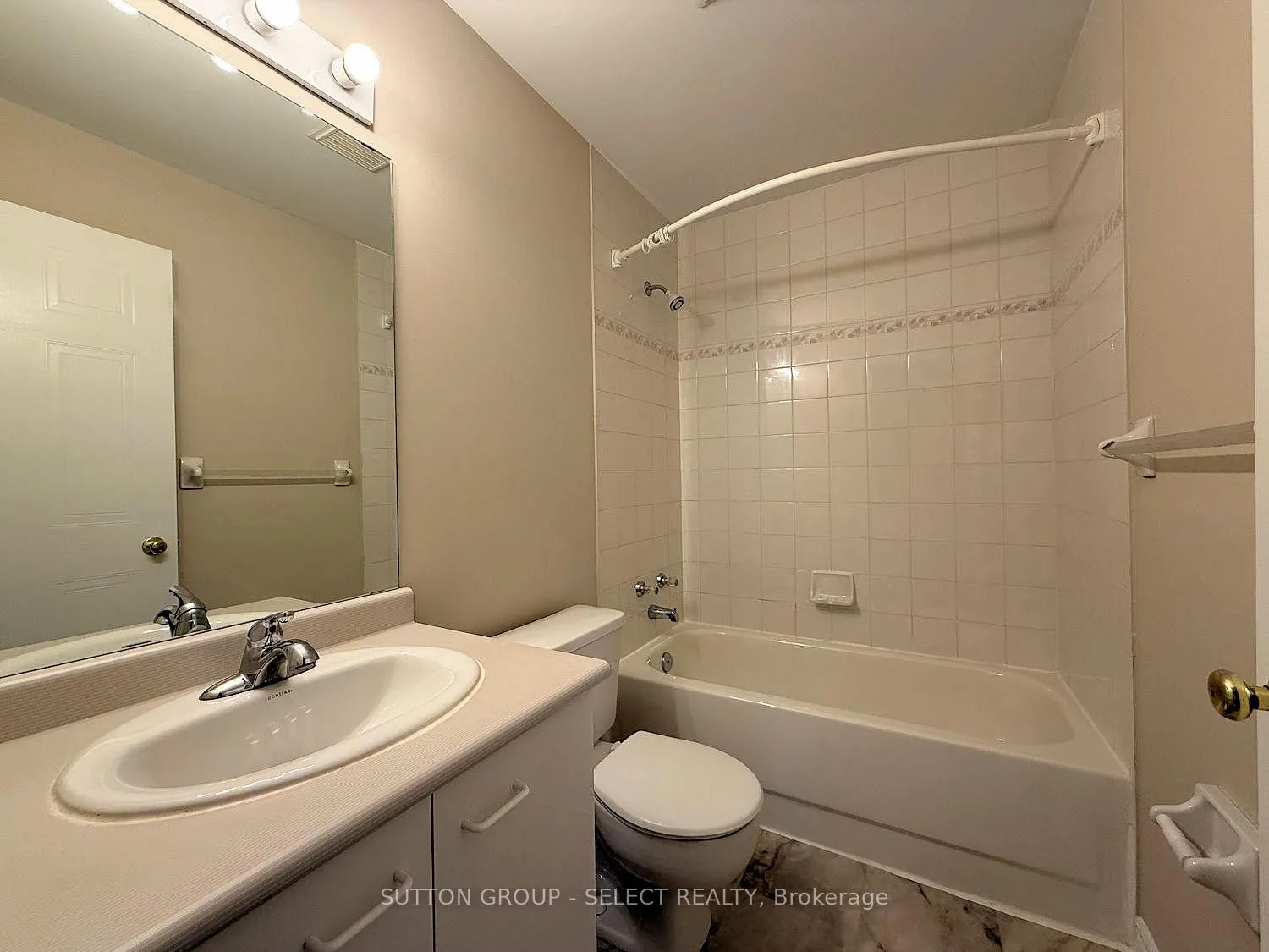 Photo 17 of Unit 407, 30 Chapman Court, London, North I — HOMEH