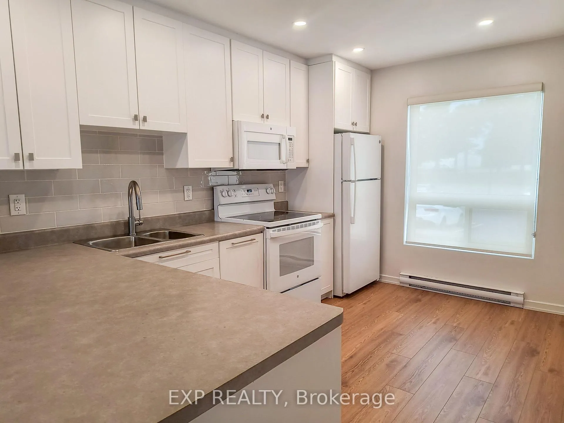 Photo 2 of Unit 6, 971 Gulf Place, Ottawa, Carson Meadows — HOMEH