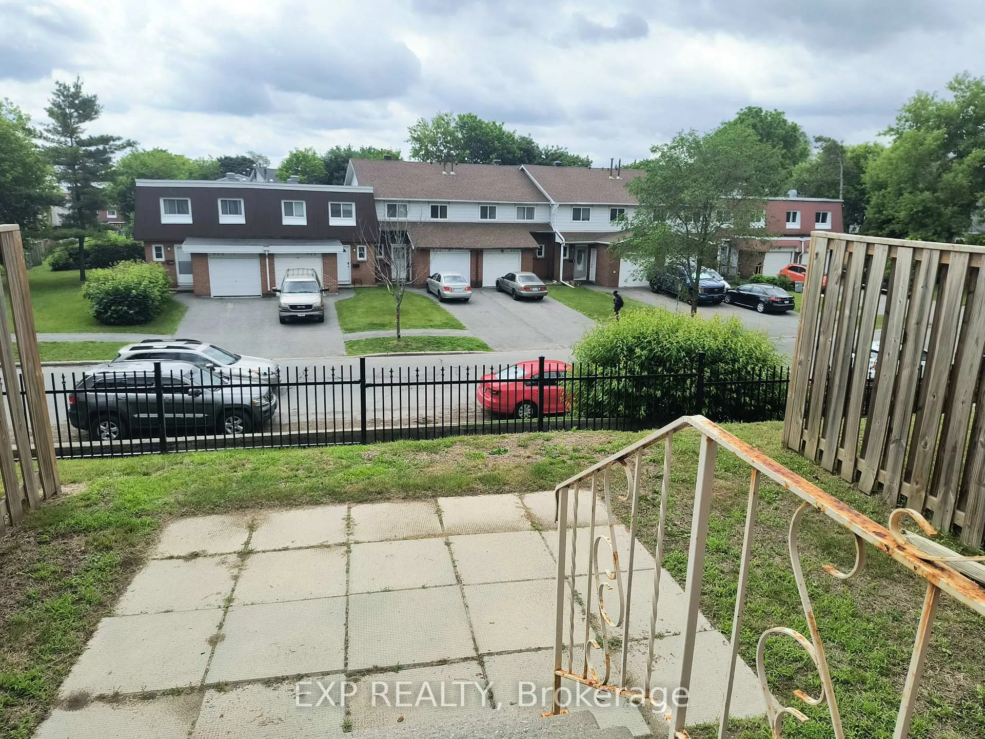 Photo 7 of Unit 6, 971 Gulf Place, Ottawa, Carson Meadows — HOMEH